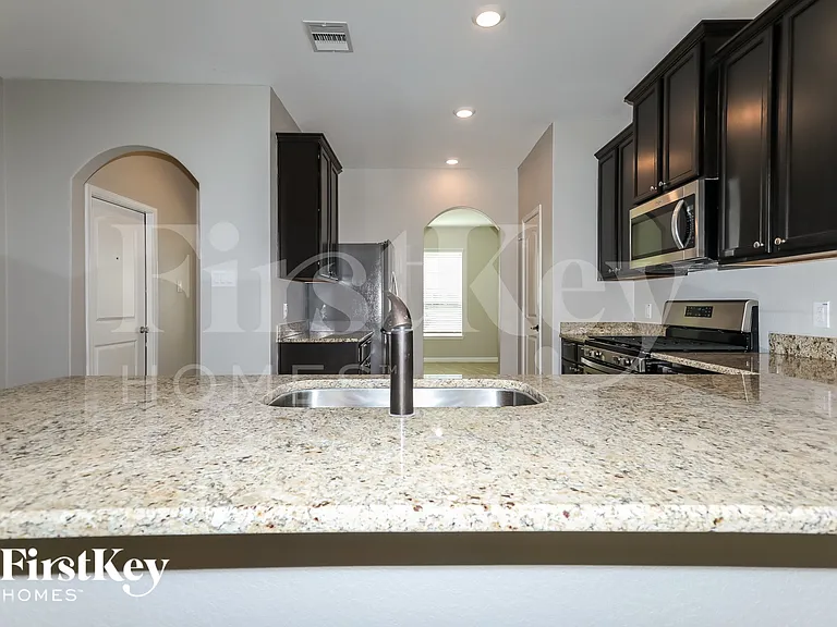 8981 Oval Glass St — Photo 6