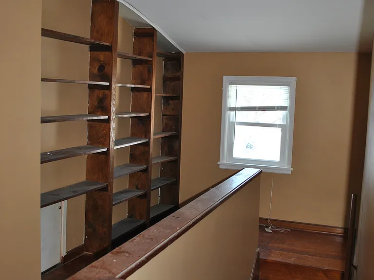 upstairs steps/hallway