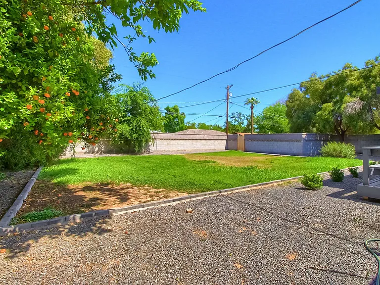 1402 W Berridge Ln — Photo 37
