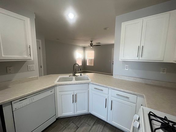 3rd image of 9247 Onesto Ave