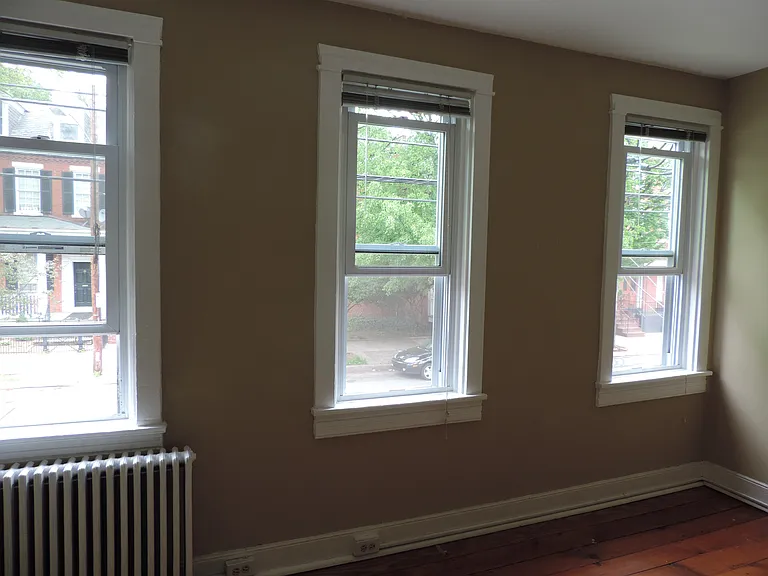 412 W Orange St — Photo 10