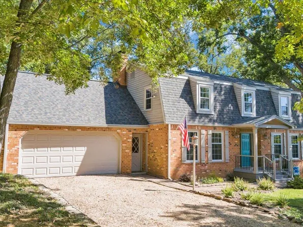 1135 Lakeridge Cir, Troutville, VA 24175