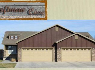 121 Corral Way APT B, Dodge City, KS 67801