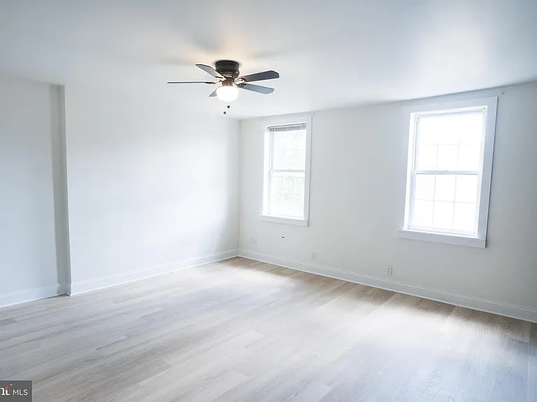 1221 N Randolph St #3 — Photo 2