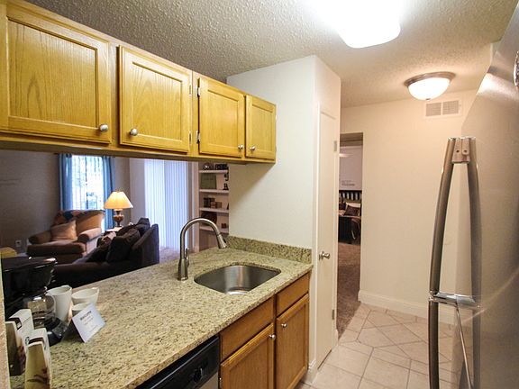 5th image of 5959 E Northwest Hwy #1076