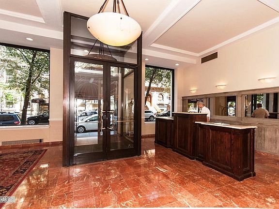 5th image of 140 W 69th St APT 33B