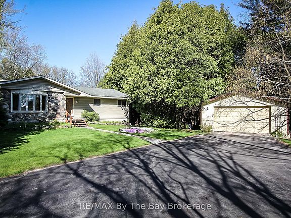 3rd image of 630 Sunnidale Rd S