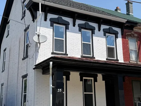 35 W Main St, Newmanstown, PA 17073