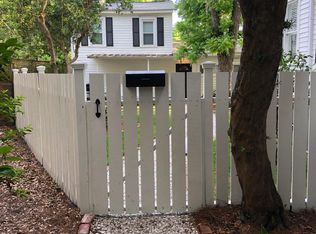 19 E 44th St #1/2, Savannah, GA 31405