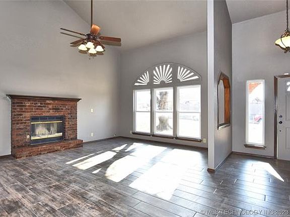 5th image of 1181 E 137th Pl
