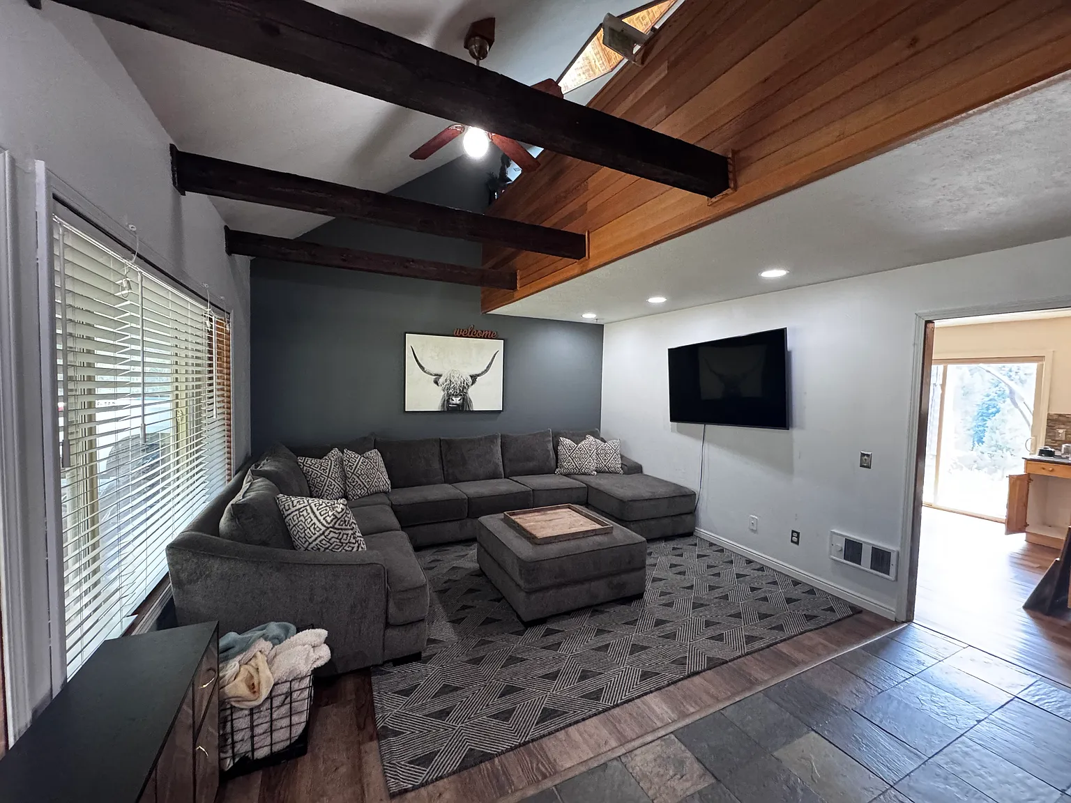 703 Chad Dr — Photo 2
