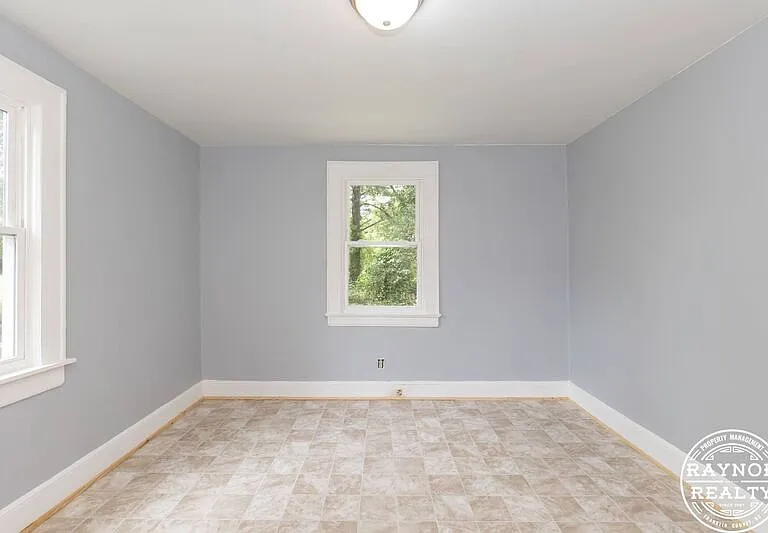 617 & 619 Midway St #619 — Photo 13