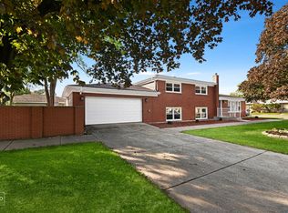 8300 S Prairie Ave, Chicago, IL 60619