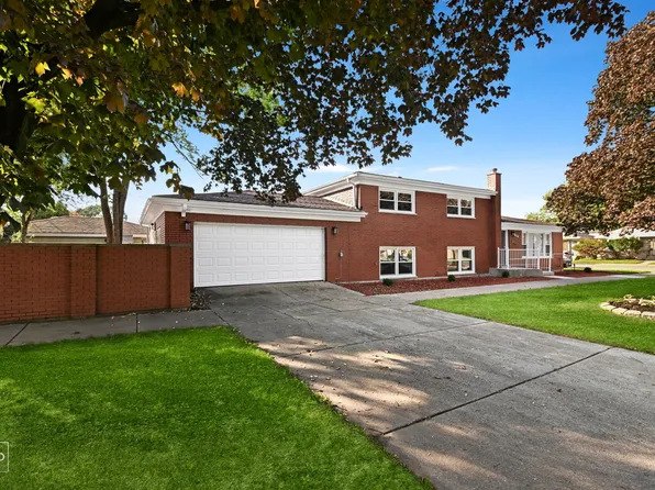 8300 S Prairie Ave, Chicago, IL 60619