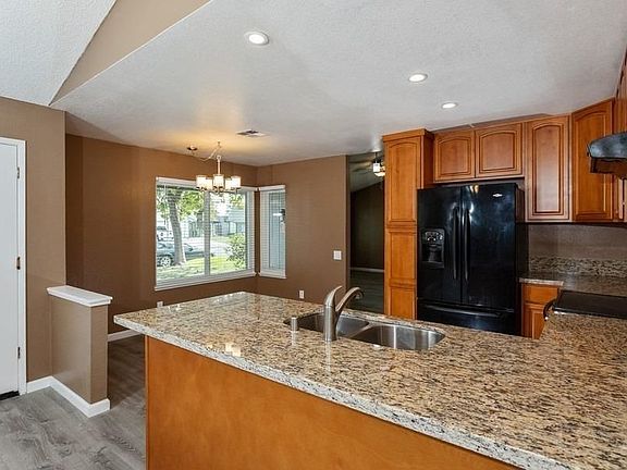 4th image of 8012 Brightside Ct