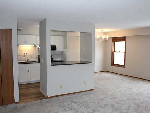 2nd image of 1381 Berry Ridge Rd APT 504