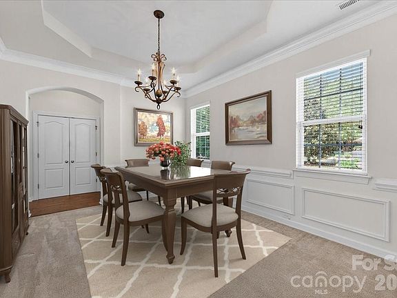 5th image of 428 Ranelagh Dr