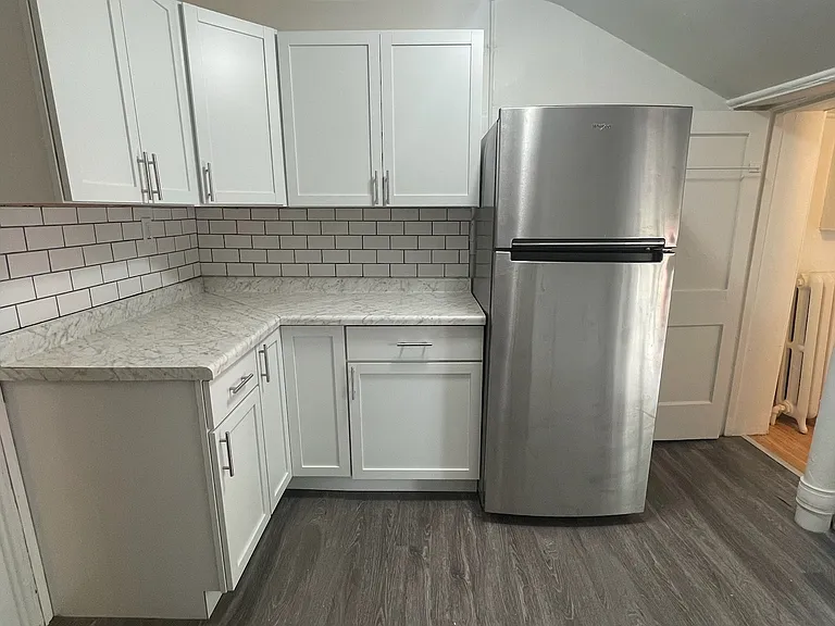 212 Ferris St #1/2 — Photo 2