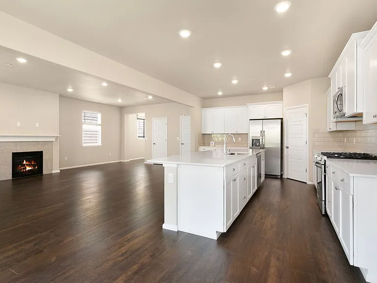 905 Timberline Ave — Photo 2