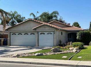 5909 Sarona St, Bakersfield, CA 93308