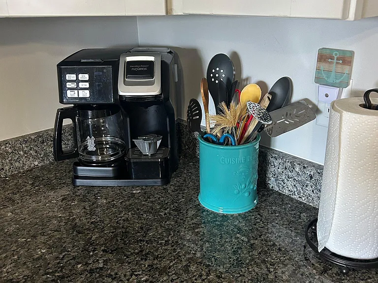 180 Ashworth Ave #104 — Photo 6