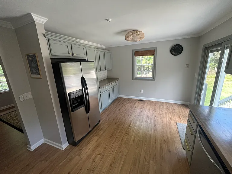 9720 Robinwood Ln — Photo 5