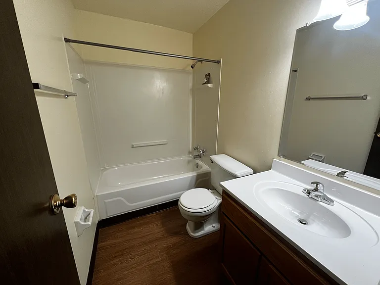 Kimberly Club Apartments — Photo 114