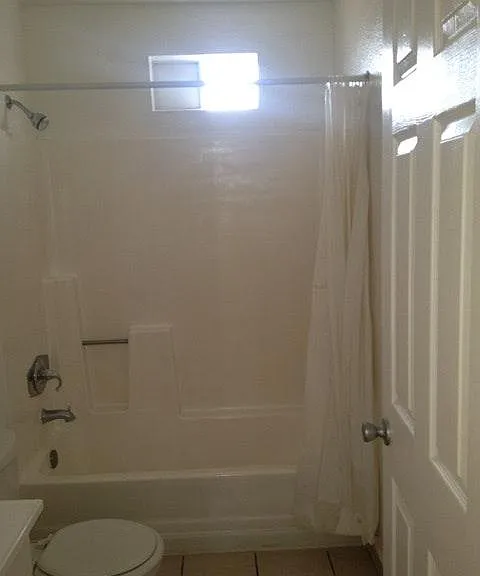 3233 W Melvin St #4 — Photo 6