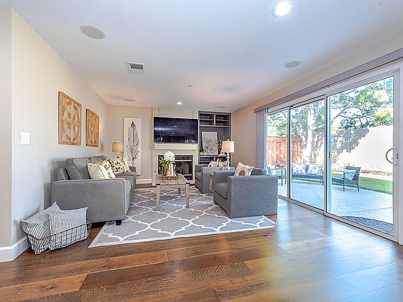 3rd image of 4706 Harbor Cove Ct
