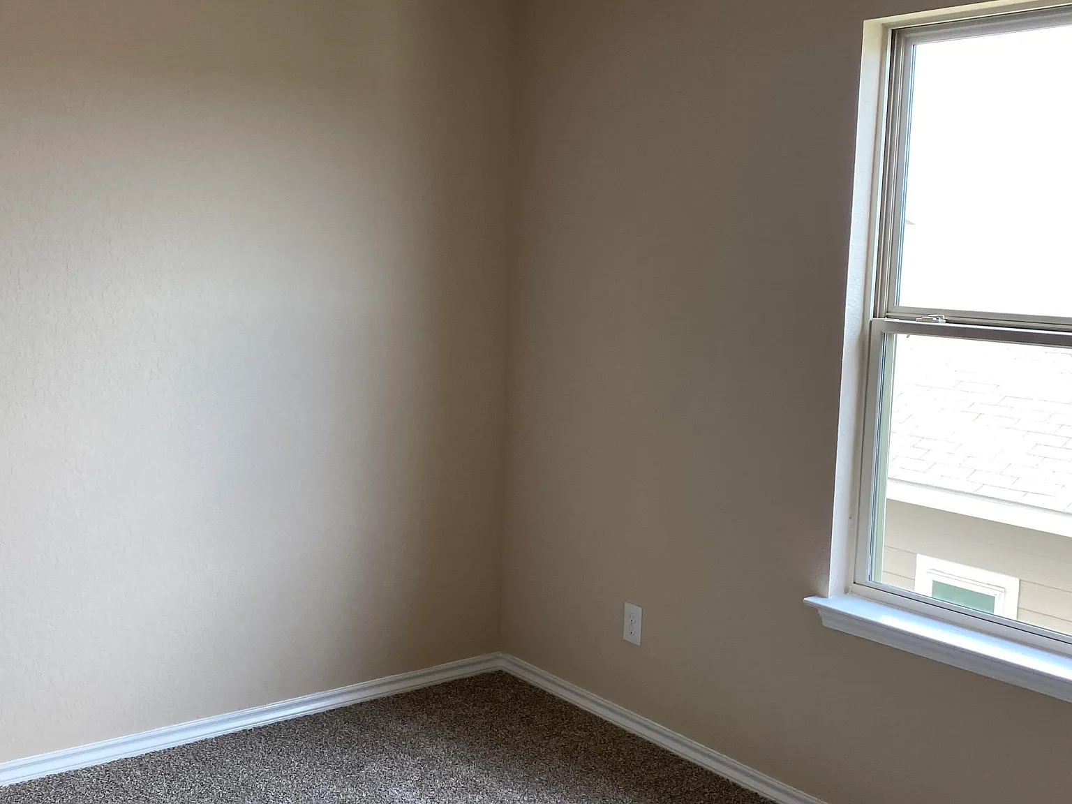 4 bed, 2.5 bath, 1706 sqft, $1,775 — Photo 4