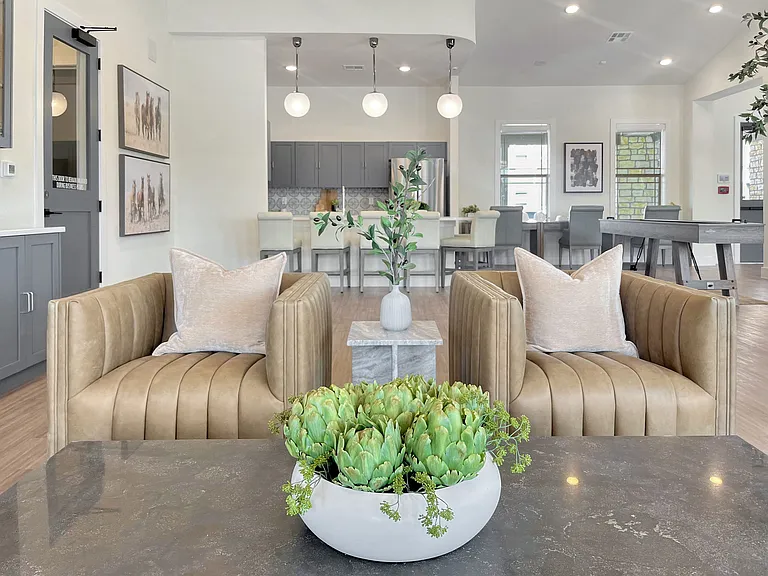 The Lantana Apartments — Photo 4