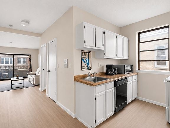 5th image of 317 Summit Ave APT 9