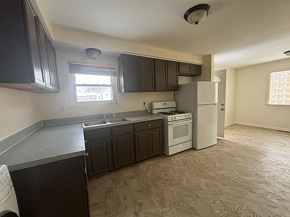 5th image of 30746 Steinhauer St