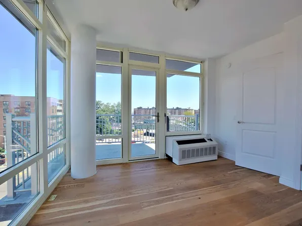 3440 Guider Avenue image 6 of 13