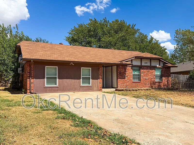 5 bed, 2.0 bath, 1675 sqft, $1,649 — Photo 1