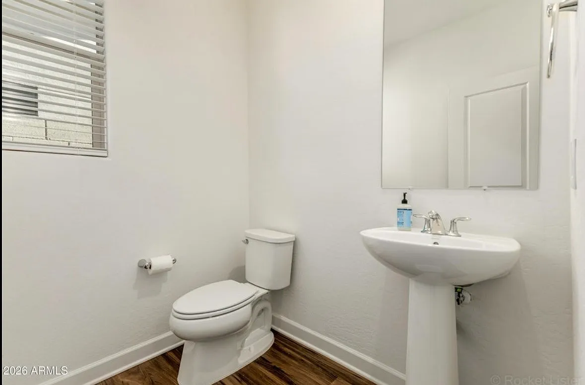 3 bed, 2331 sqft, $2,750 — Photo 2