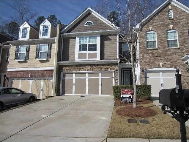 3 bed, 2.5 bath, 1948 sqft, $2,000 — Photo 1