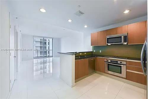 1060 Brickell Ave Photo 1