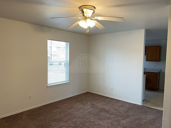 4th image of 5704 Redstone Dr APT A