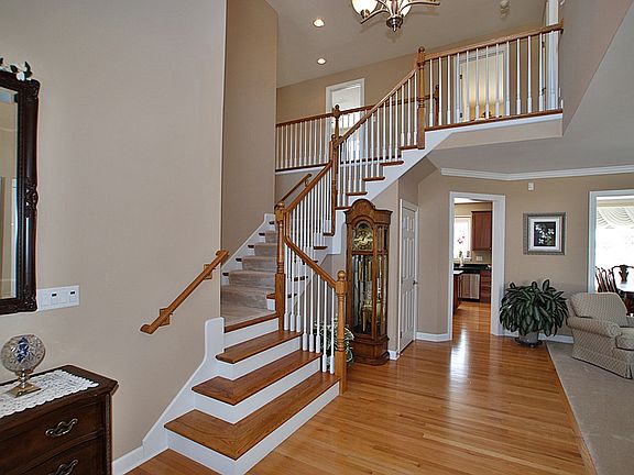 4th image of 39W873 Carney Ln