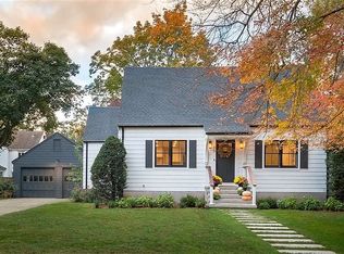 65 New St, Fairfield, CT 06825