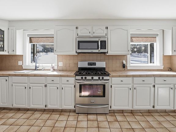 5th image of 10 Todd Road