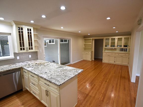 3rd image of 1211 Teresita Dr