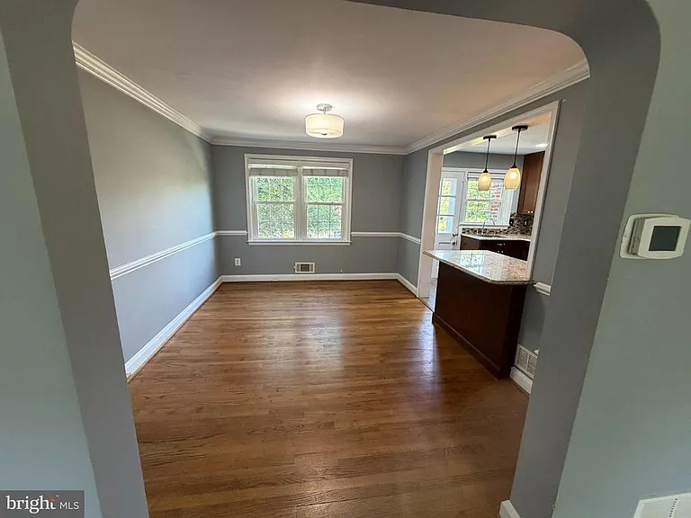 1543 Cottage Ln — Photo 13
