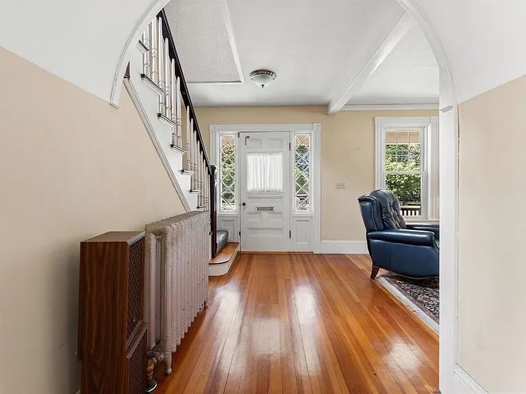20 Stark Ave — Photo 3
