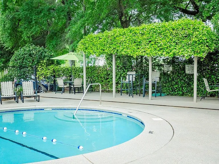 Robinwood — Photo 11
