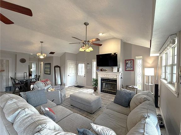 3rd image of 2229 Riverland Dr