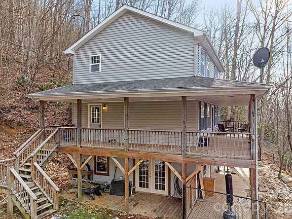 3rd image of 842 Grouse Rd