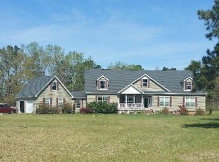 221 Roscoes Rd, Pembroke, NC 28372