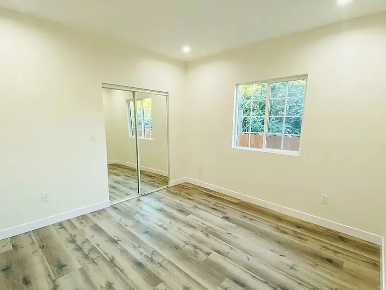 4033 Adair St — Photo 6